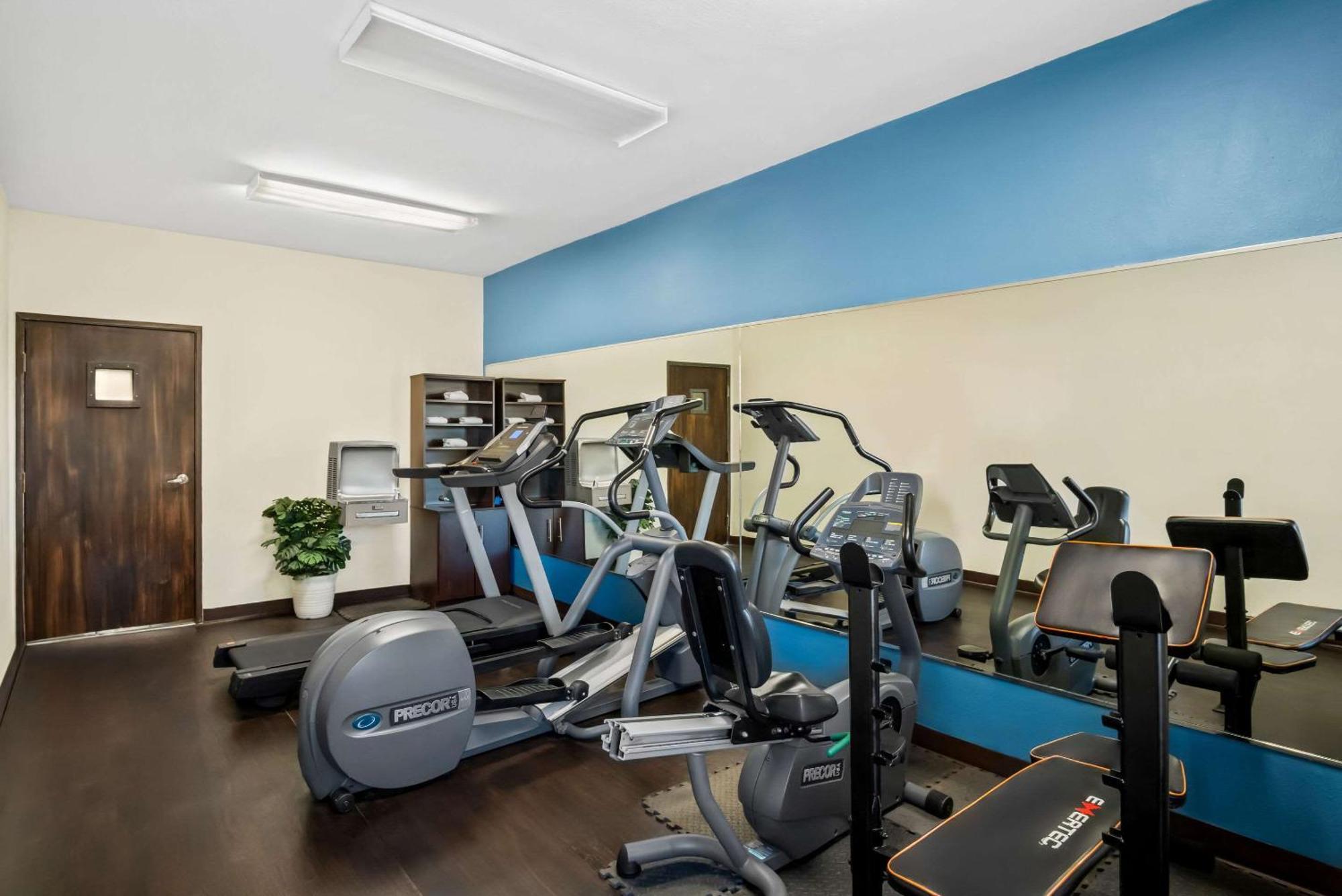 Quality Suites Irving-Las Colinas Buitenkant foto