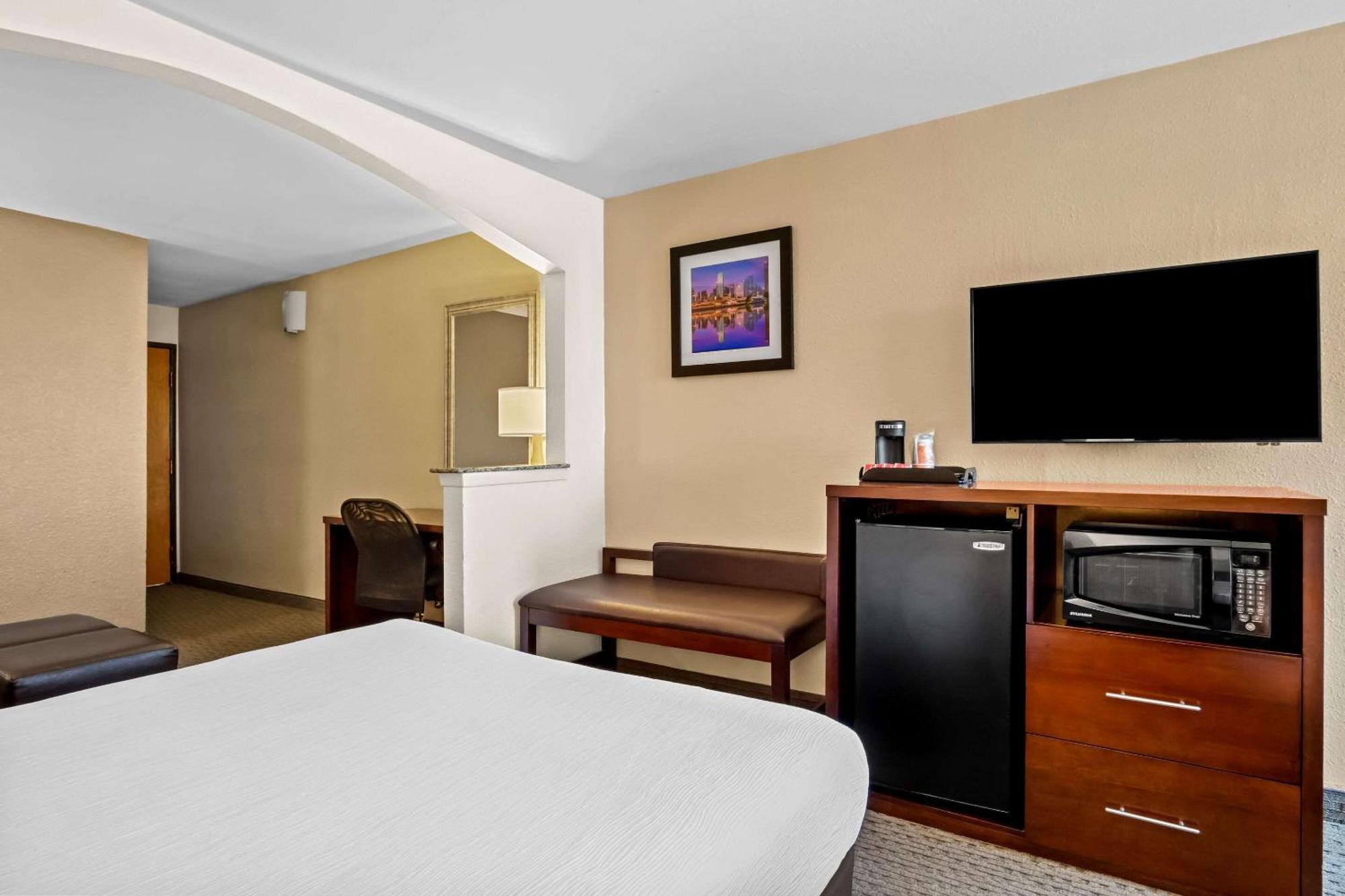 Quality Suites Irving-Las Colinas Buitenkant foto